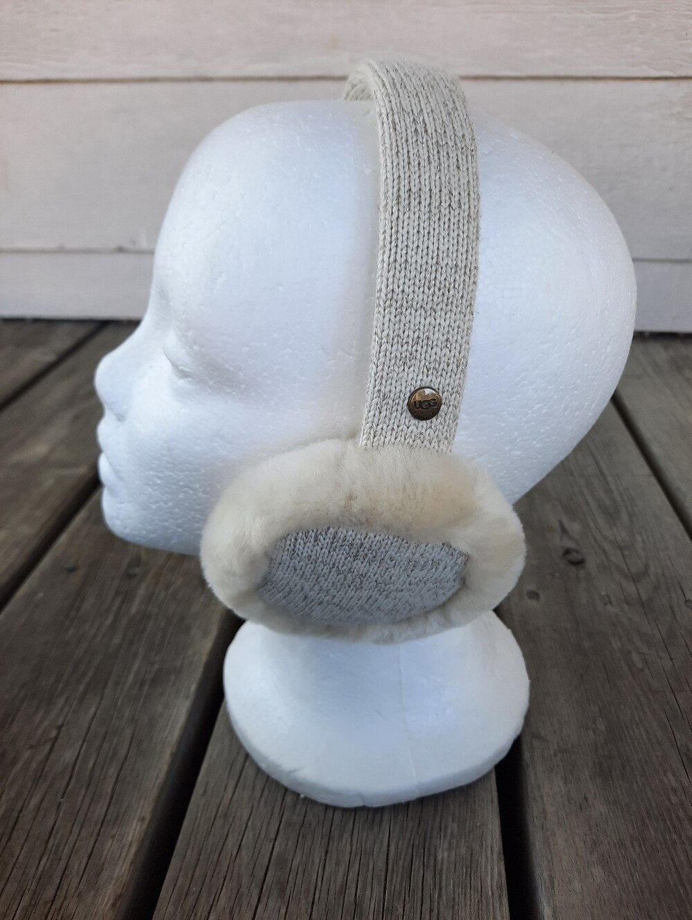 Ugg Classic Wired Earmuffs Over-Ear Headphones Chestnut Sheepskin W/ Box NO WIRE - Picture 8 of 15